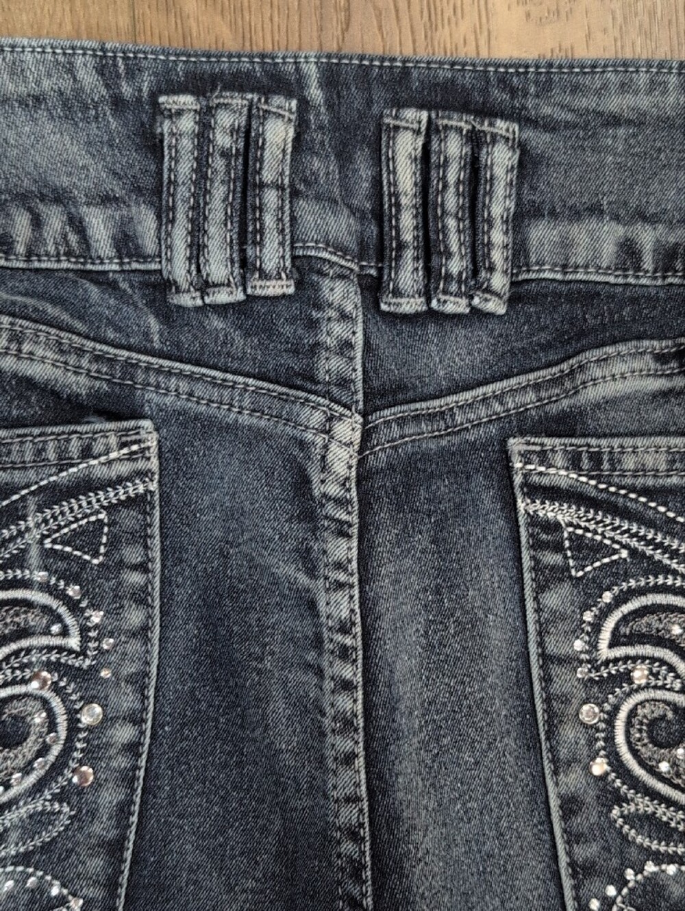 Slim Fit  Jeggings with Studded Pocket Detail - Picture 8 of 10